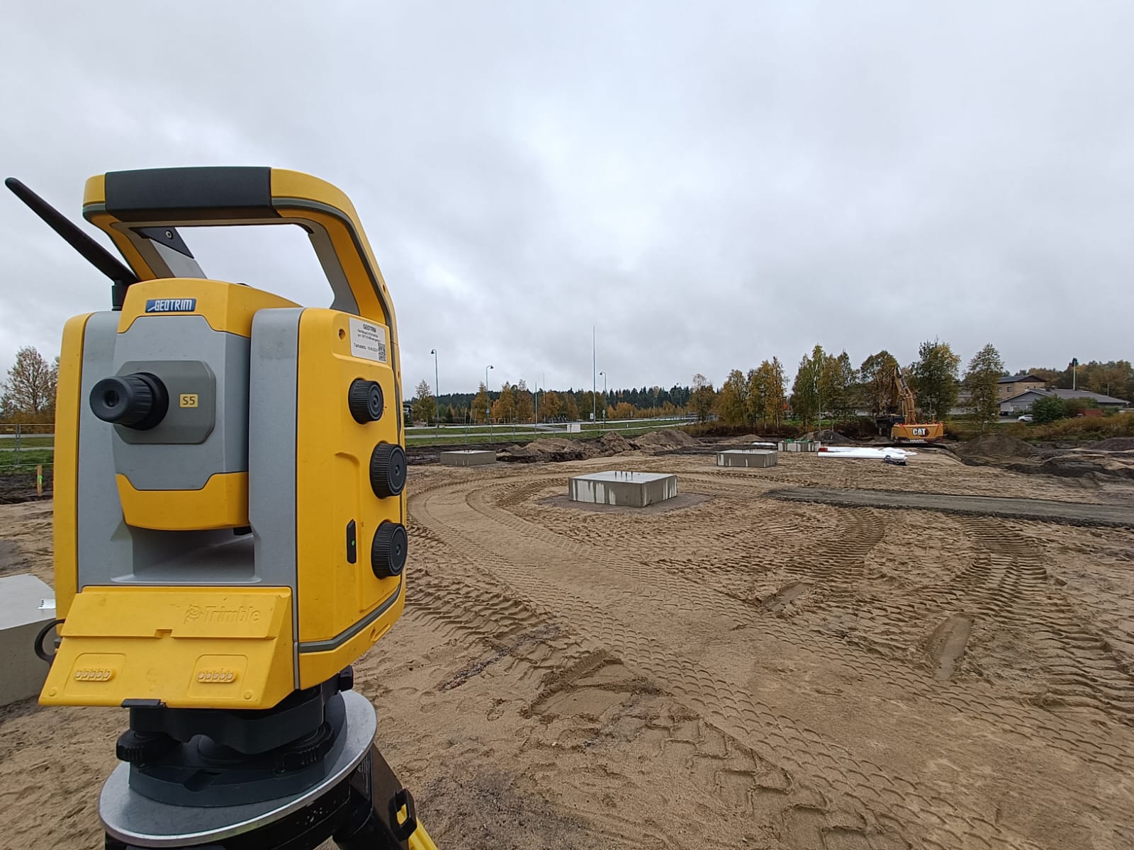 Rakennuksen perustuksen pulttien mittaus